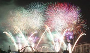 I didn't take this photo, but thanks to the internet, i was able to find this awesome image of the fireworks display above Toyota stadium. A truly magnificent site.